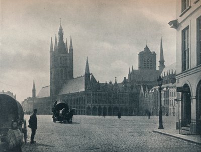 Het Stadhuis en Lakenhal, Ieper, België, c1900 1914-1915 door John Benjamin Stone