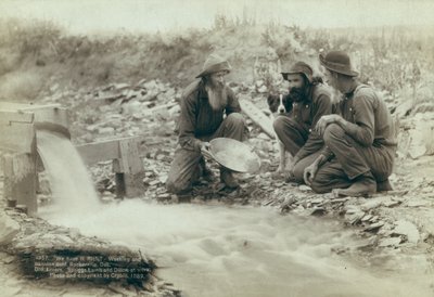 Wassen en goud pannen, Rockerville, 1889 door John C. H. Grabill