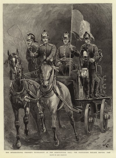 Het Internationale Brandweertoernooi in de Agricultural Hall, de Portugese Brigade rijdt voorbij door John Charlton