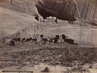 Ruïnes van klifwoningen, Canyon de Chelly, 1879-1881 (foto) door John K. Hillers