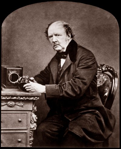 Portret van William Henry Fox Talbot (1800-1877), Engelse natuurkundige en fotografiepionier, 1864 door John Moffat