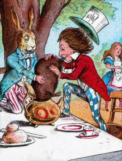 De Gekke Hoedenmaker en de Maartse Haas proberen de Zevenslaper in een theepot te stoppen, c1910 door John Tenniel