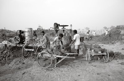 Baksteenfabrieken in Kolkata, India, 2016 (foto) door Jon Nicholson