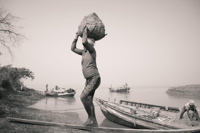 Baksteenfabrieken in Kolkata, India, 2017 (foto) door Jon Nicholson