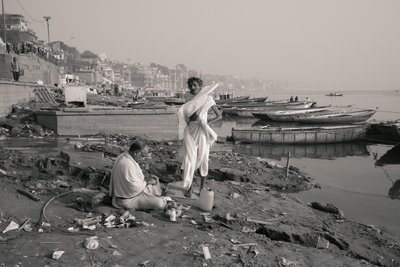 Manikarnika Ghat, Varanasi, 2016 (foto) door Jon Nicholson