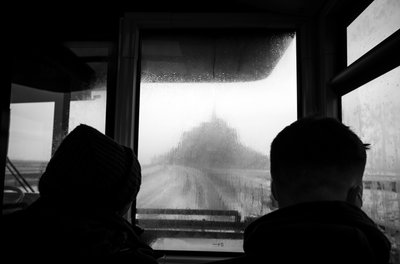 Op weg naar Mont St Michel, 2022 (foto) door Jon Nicholson