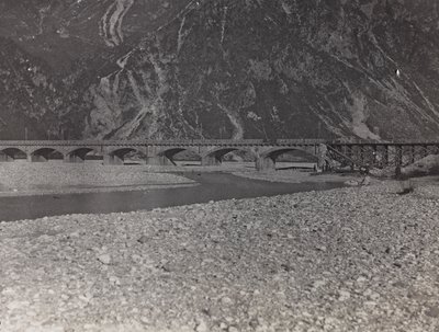 militaire brug over de Ta door Josef Zohles