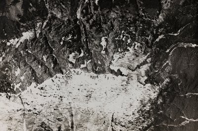 luchtfoto van het oorlogsgebied door Josef Zohles