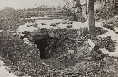 Album "Meine weltkriegs - Erinnerungen Zuid-West Front (Karinthië, Italië, Zuid-Tirol) 31/03/1915-12/11/1918 - Josef Zohles Wenen": militaire bunker door Josef Zohles