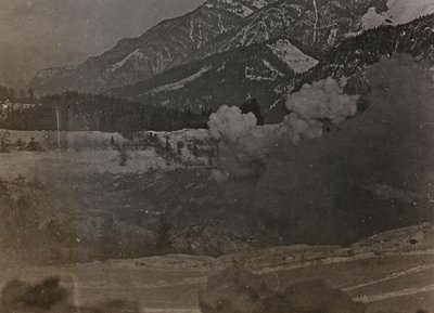 Album "Meine weltkriegs - Erinnerungen South-West Front (Karinthië, Italië, Zuid-Tirol) 31/03/1915-12/11/1918 - Josef Zohles Wenen": bombardementen door Josef Zohles