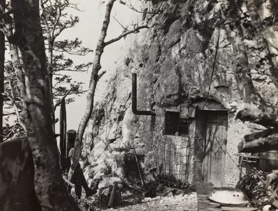 Album "Meine weltkriegs - Erinnerungen South-West Front (Karinthië, Italië, Zuid-Tirol) 31/03/1915-12/11/1918 - Josef Zohles Wien": oorlogsschuilplaats door Josef Zohles