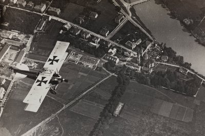 Album "Meine weltkriegs - Erinnerungen Zuidwestfront (Karinthië, Italië, Zuid-Tirol) 31/03/1915-12/11/1918 - Josef Zohles Wien": vliegtuiginspectie door Josef Zohles
