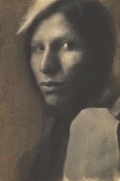 Een Sioux Hoofd [Philip Standing Soldier], 1898 door Joseph Turner Keiley