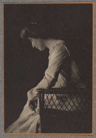 [Portret van Mercedes de Cordoba]. door Joseph Turner Keiley