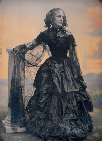 Vrouw in Zwarte Taffeta Jurk en Kant Sjaal, ca. 1850 door Josiah Johnson Hawes, Albert Sands Southworth