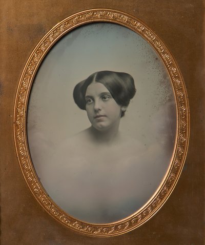 Jonge Vrouw met Haar in Twee Knotjes door Josiah Johnson Hawes, Albert Sands Southworth