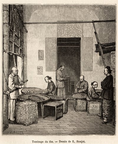 Het zeven van het buskruit, om de korrels te sorteren op grootte en kwaliteit voor de laatste droging die hen hun geur geeft, in een buskruitfabriek in Fati Bay (Canton Provincie), gravure naar een tekening van J. Ferat ter illustratie van de reis naar Chi door Jules (after) Ferat
