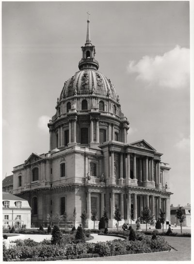 Gevel van de kerk van St. Louis, Dome des Invalides door Jules Hardouin Mansart