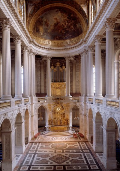 Uitzicht op de koninklijke kapel gemaakt door Hardouin-Mansart in 1709 door Jules Hardouin Mansart