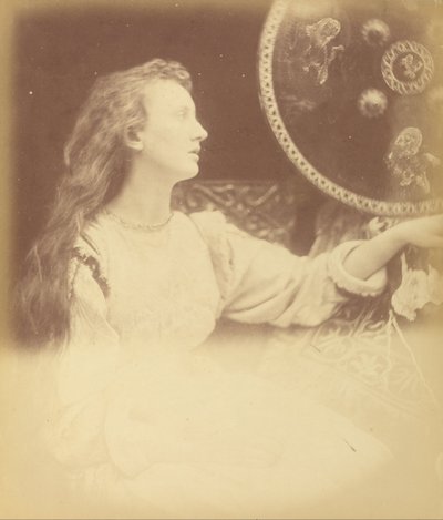 Elaine "de Lelie - dienstmeid van Astolat". door Julia Margaret Cameron