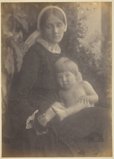 Mevrouw Herbert Duckworth met Gerald Duckworth, 1872 door Julia Margaret Cameron