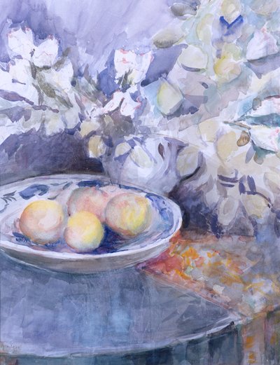 Delfts Schotel op een Ronde Tafel door Karen Armitage