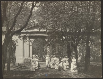 Een park in het Smolny Instituut door Karl Karlovitz Bulla