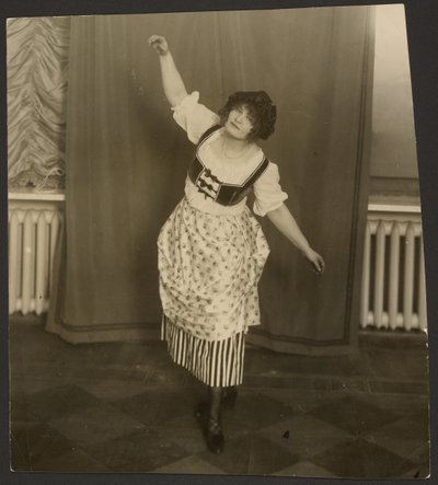 Mlle Vera Gartang in het ballet "Muziekdoos". door Karl Karlovitz Bulla