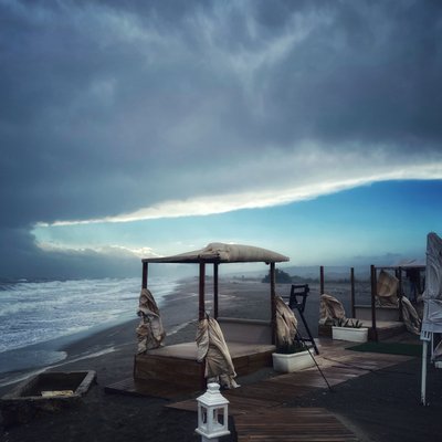 Surreal Stormy Sky Winterstrand door Katha Wood