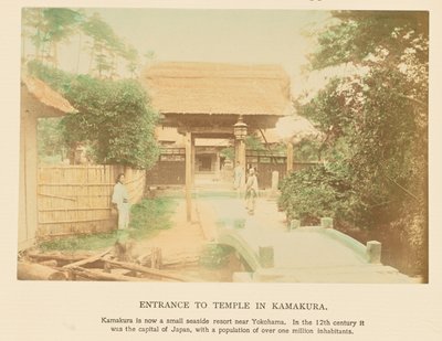 Ingang tot tempel in Kamakura door Kazumasa Ogawa