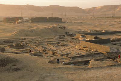 Abydos, Overzicht van de site van de 1e dynastie Farao Aha ceremonieel omheining, ca 2950 v.Chr. door Kenneth Garrett