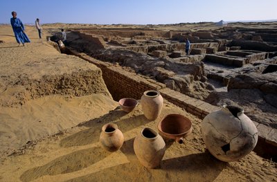 Oude nederzetting, Franse Missie, Oude Koninkrijk van Egypte; Dakhla-oase; Balat; Egypte door Kenneth Garrett