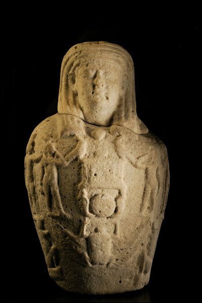 Cleopatra; De Zoektocht naar de Laatste Koningin van Egypte; Tentoonstellingscatalogus; pagina 167, Cleopatra, 2011 door Kenneth Garrett
