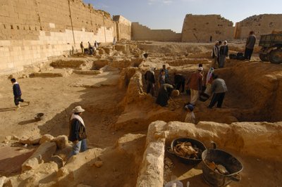 Cleopatra; De Zoektocht naar de Laatste Koningin van Egypte; Tentoonstellingscatalogus; pagina 208; Cleopatra door Kenneth Garrett