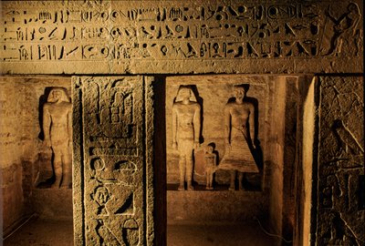 Egypte; Oude Koninkrijk; Graf van Qar; Graf van Kar; Gizeh; archeologie door Kenneth Garrett