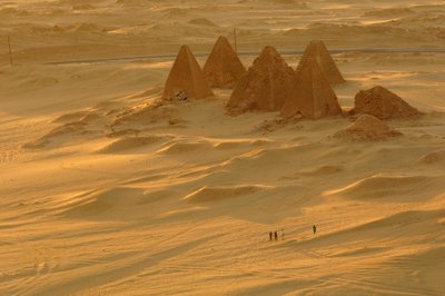 Gebel Barkal, Tempelcomplex, Farao Taharka, Mut tempel, B300, Kareima stad, Nijl rivier, 2007 door Kenneth Garrett