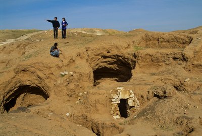 Shiqmim, ca. 4200 v.Chr., Kopertijd dorp met ondergrondse opslag, Israël door Kenneth Garrett