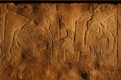 Tempel 19 troonbank, Palenque, Mexico, gravure van Akhal Mo Nab, 2005 (foto) door Kenneth Garrett