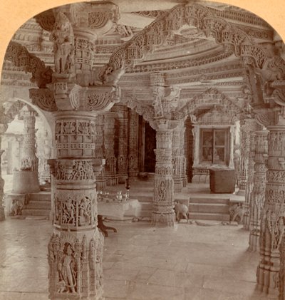 Interieur, Dilwara Tempel, Mount Abu, India, 1901 door Keystone View Company