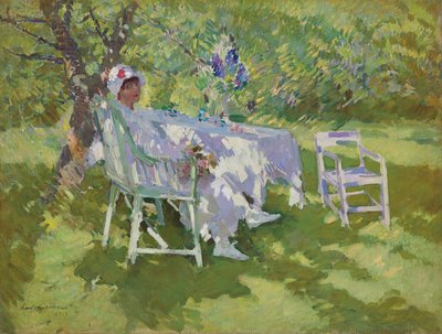 Een Dame in het Wit Zittend in een Tuin door Konstantin Alekseevich Korovin