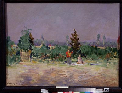 Een warme dag nabij Moskou. Een stel picknickt op het platteland, de man speelt gitaar door Konstantin Alekseevich Korovin