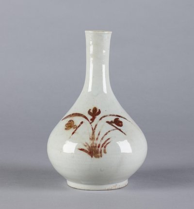 Fles met bloemmotief, Yi dynastie door Korean School