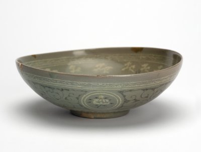 Kom met kraanvogels en wolken, ca.1150-1200 door Korean School