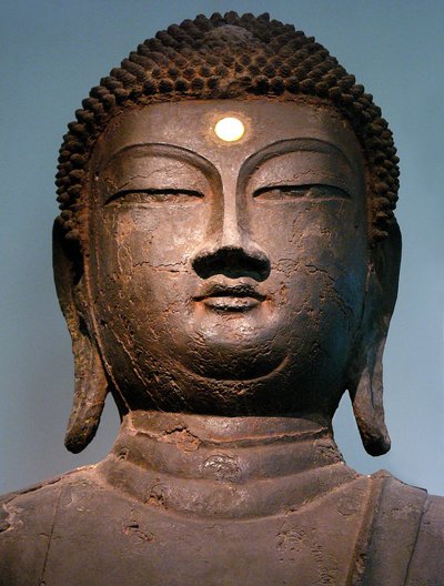 IJzeren Boeddhahoofd, uit de Goryeo-periode van de 10e eeuw, uit het klooster van Hasachang-dong, Hanam, Gyeonggi-do, Korea. Fotografie, Seoul National Museum, Republiek Korea, 2006. door Korean School