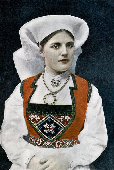 Vrouw in Noorse nationale klederdracht, ca. 1890 door L Boulanger