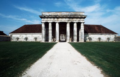Hoofdingang van de Koninklijke Zoutwerken (Saline Royale), Arc-et-Senans, Franche-Comté, Frankrijk door Amadeo (after) Modigliani