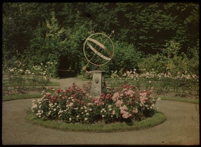 Zonnewijzer in de tuin van het huis Kersbergen, Zeist door Lambertus Hendrik van Berk