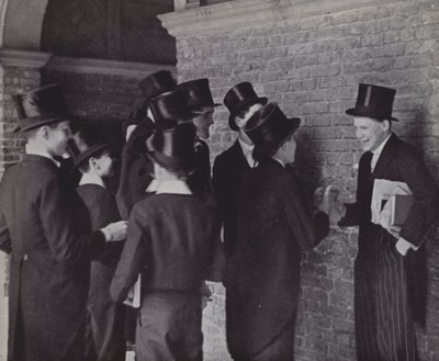 Eton jongens, roddel door Laszlo Moholy Nagy