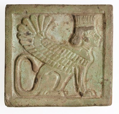 Plaquette met gevleugelde Perzische sfinx, ca. 525-401 v.Chr. door Late Period Egyptian