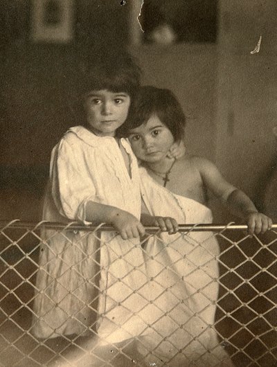 Portret van twee kinderen, laat 19e of begin 20e eeuw door Leonid Andreyev